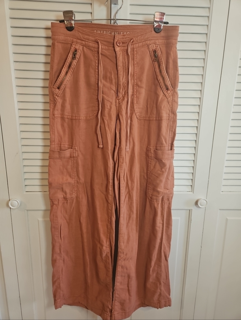 American Eagle Dreamy Drape Baggy Wide Leg Cargo Coral Pink Size 2 Lightweight